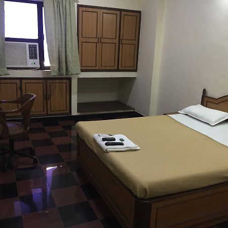 Royale Inn Vapi Buitenkant foto
