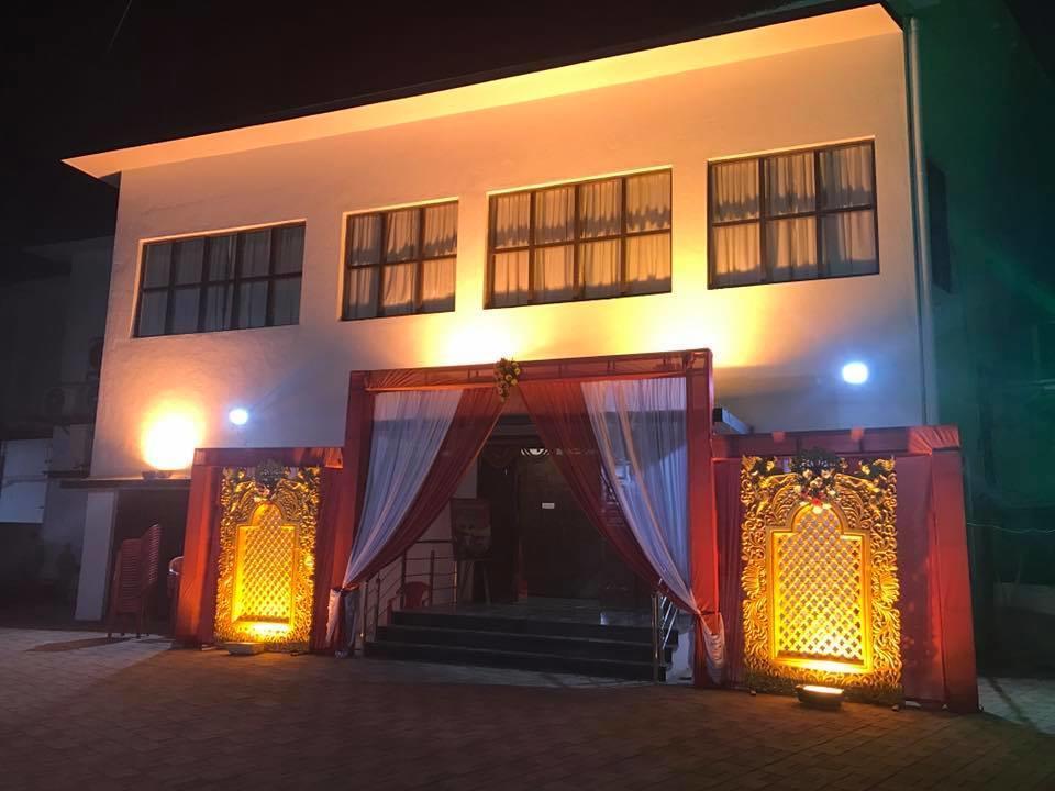 Royale Inn Vapi Buitenkant foto