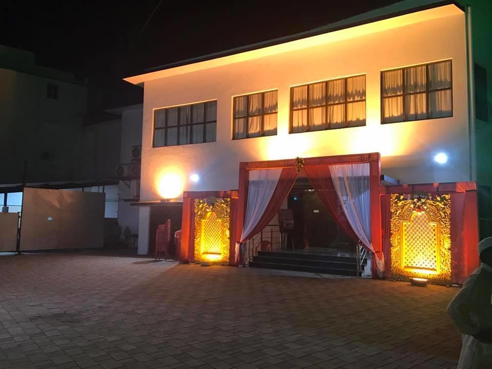 Royale Inn Vapi Buitenkant foto