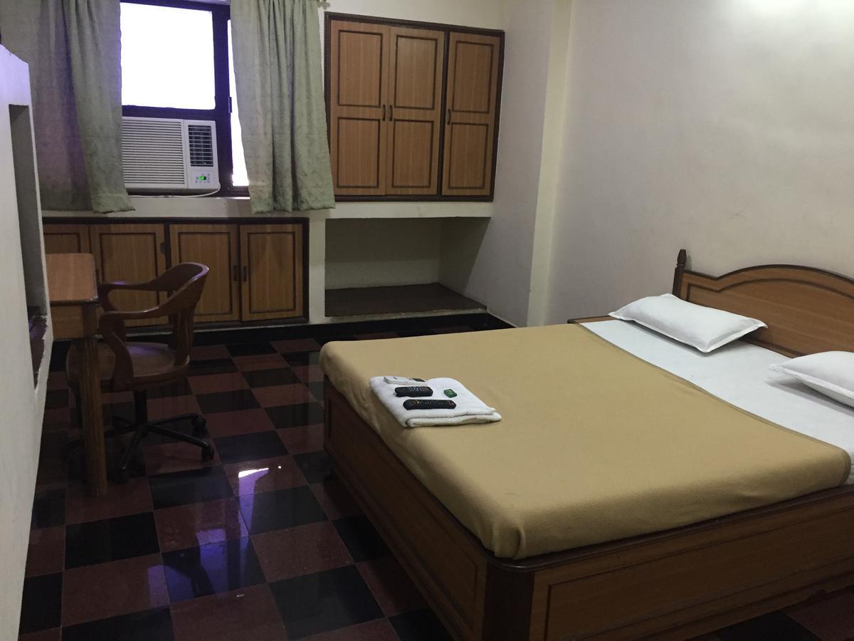Royale Inn Vapi Buitenkant foto