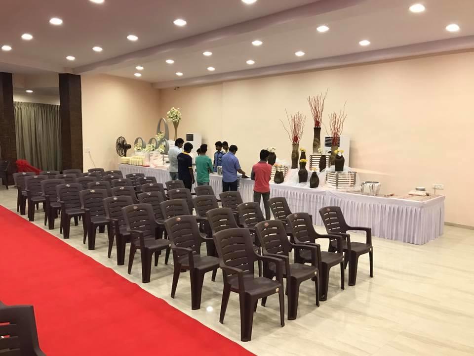 Royale Inn Vapi Buitenkant foto