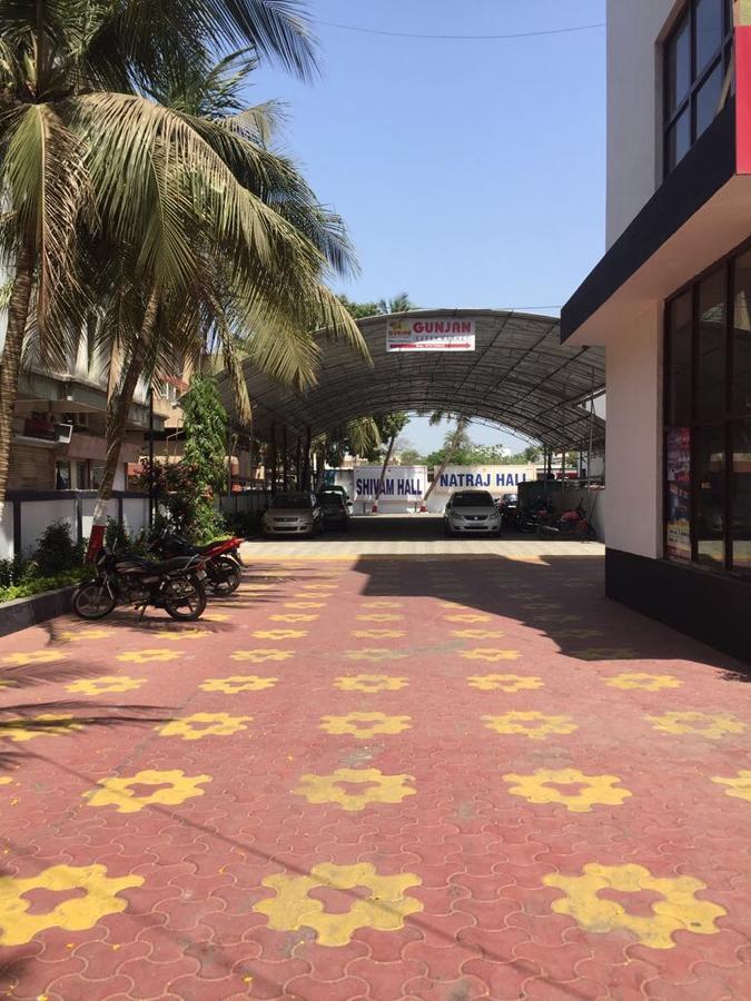 Royale Inn Vapi Buitenkant foto