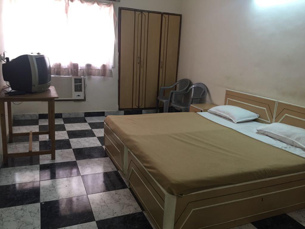 Royale Inn Vapi Buitenkant foto