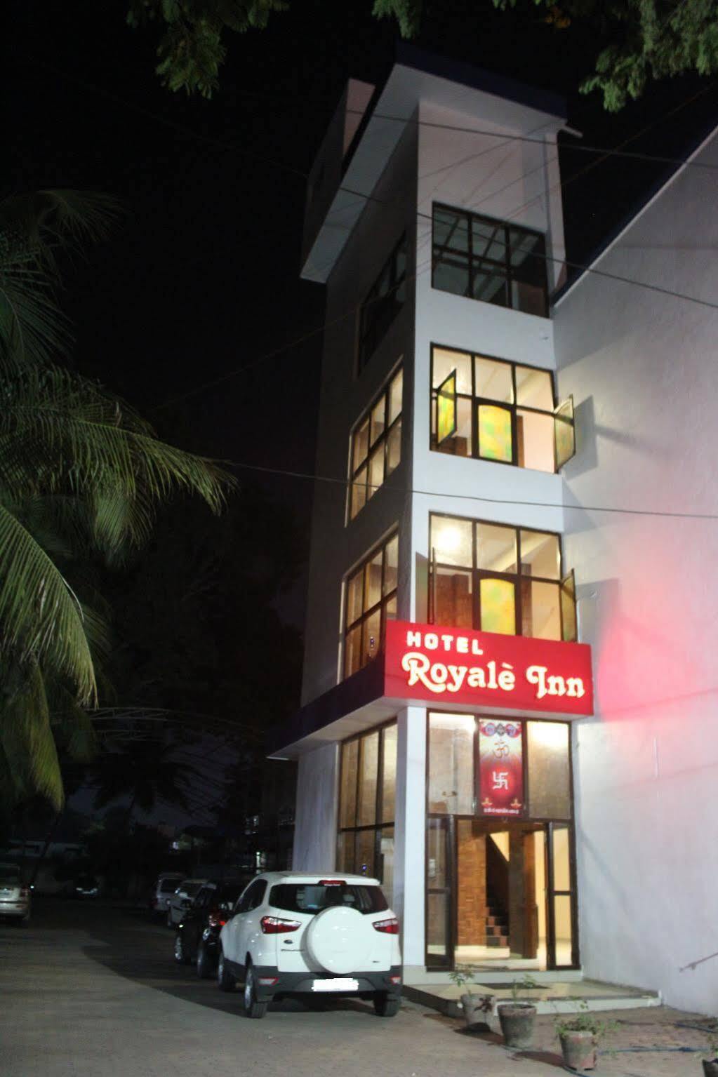 Royale Inn Vapi Buitenkant foto